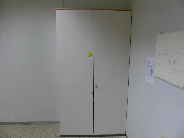 Schrank, ohne Inhalt Maße in cm ca. 120 x 44 x 223